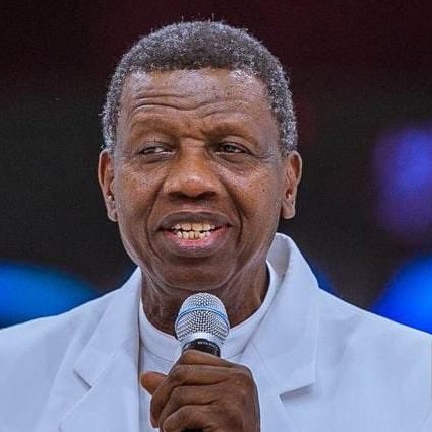 Pastor Adeboye’s Prayer for Singles Sparks Scandal – Rumors of Fees and Favoritism Swirl
