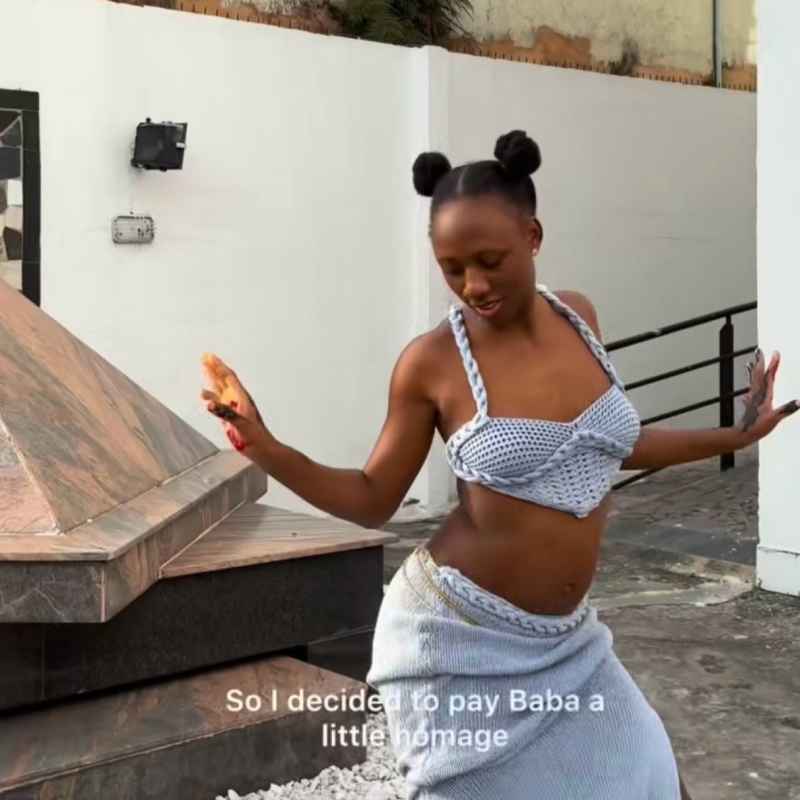 Korra Obidi Twerks at Fela Kuti’s Grave – Outrage or Perfect Tribute? - Related Nigeria Gossip